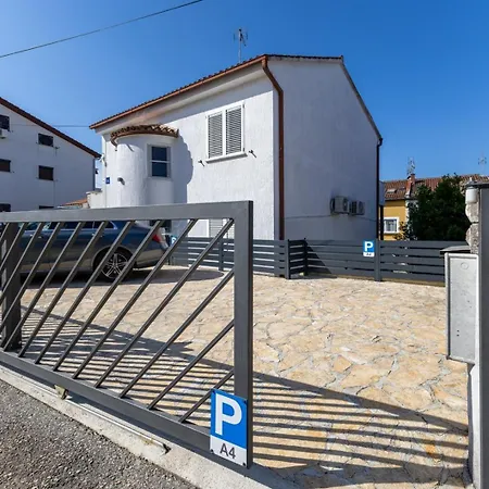 Ljubica 3*