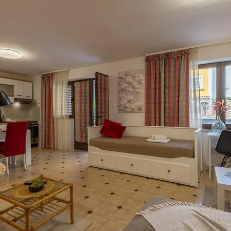 Gostinjska kuća Ljubica 3*