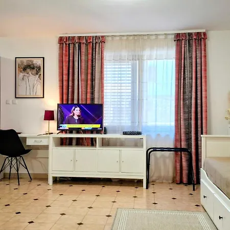 Ljubica Gostinjska kuća 3*